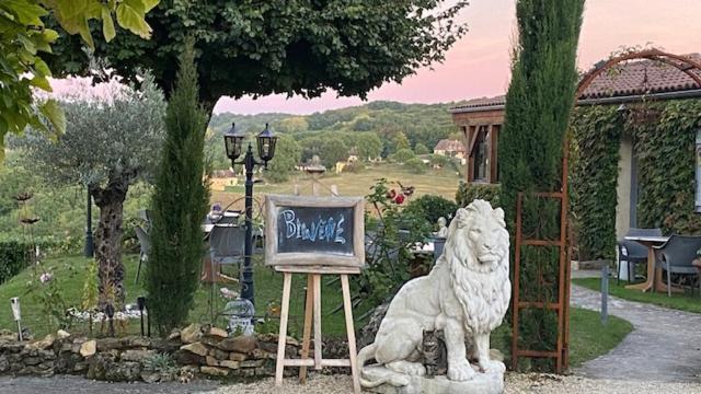 Hotel Bien-être Aux Cyprès De 3*